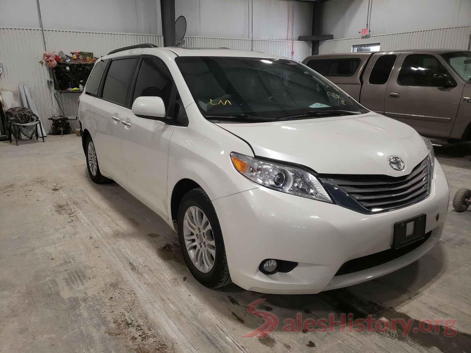 5TDYZ3DCXHS780063 2017 TOYOTA SIENNA