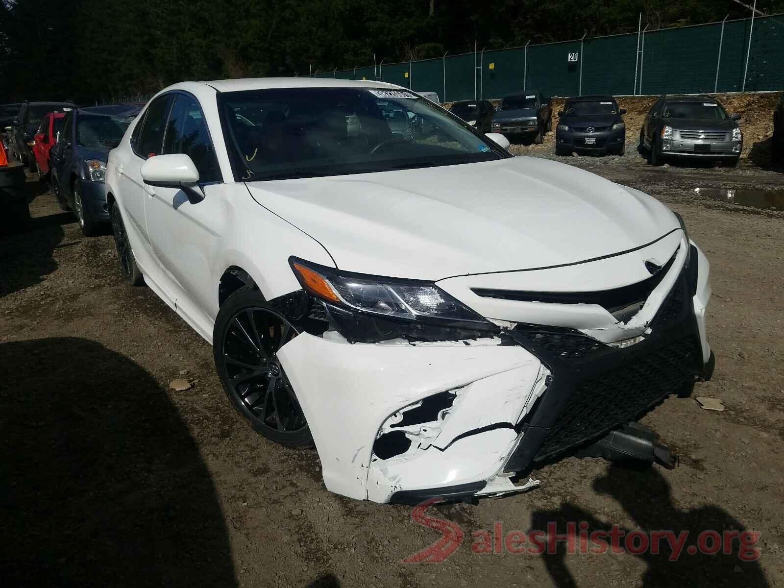 4T1B11HK9JU617422 2018 TOYOTA CAMRY