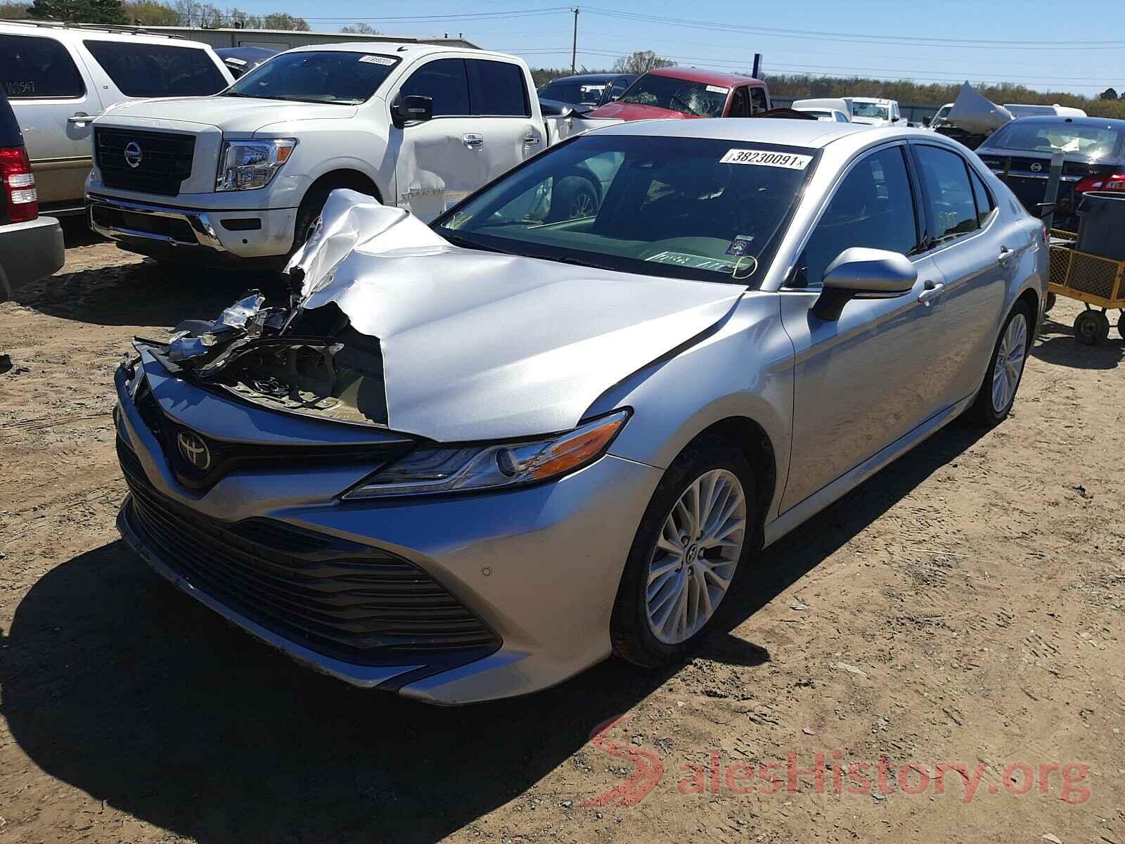 4T1B11HK8JU033500 2018 TOYOTA CAMRY