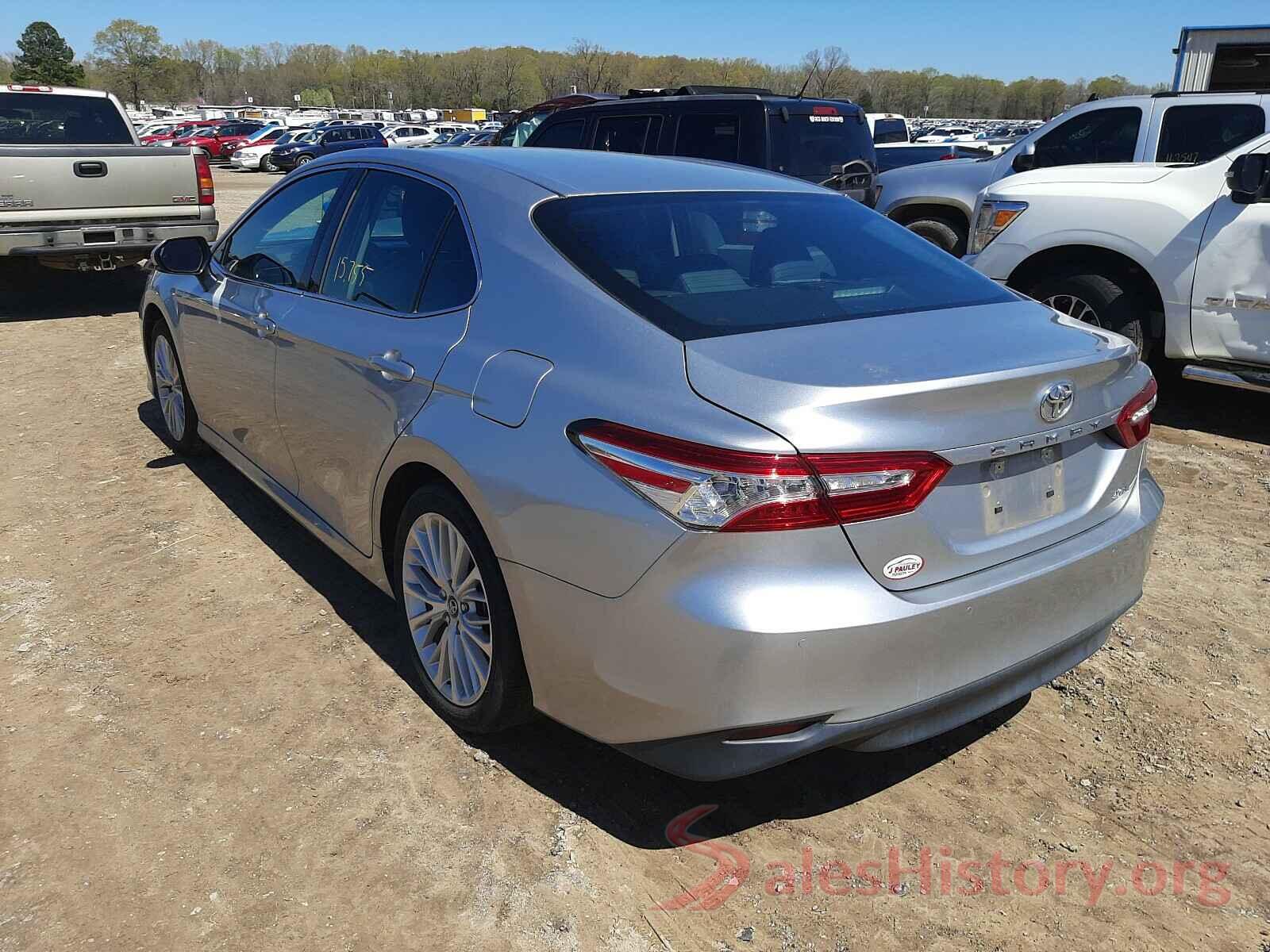 4T1B11HK8JU033500 2018 TOYOTA CAMRY