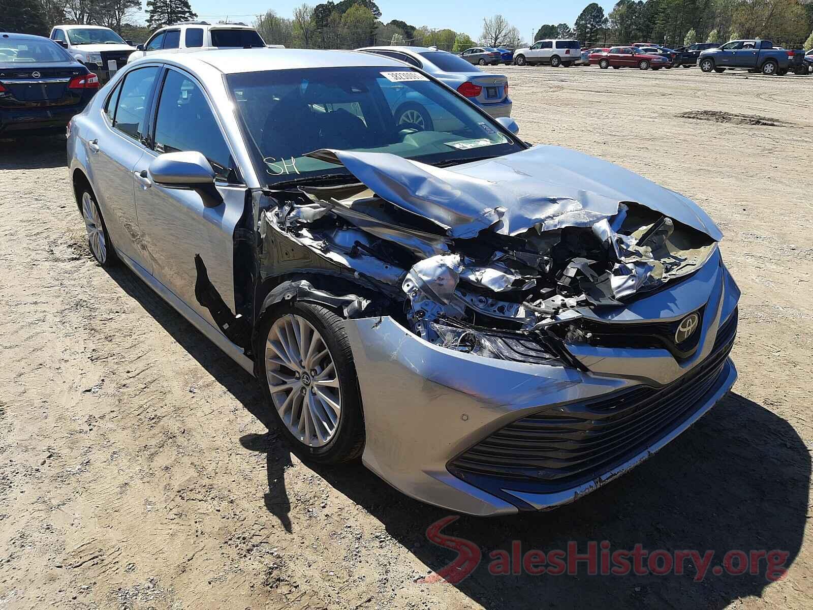 4T1B11HK8JU033500 2018 TOYOTA CAMRY