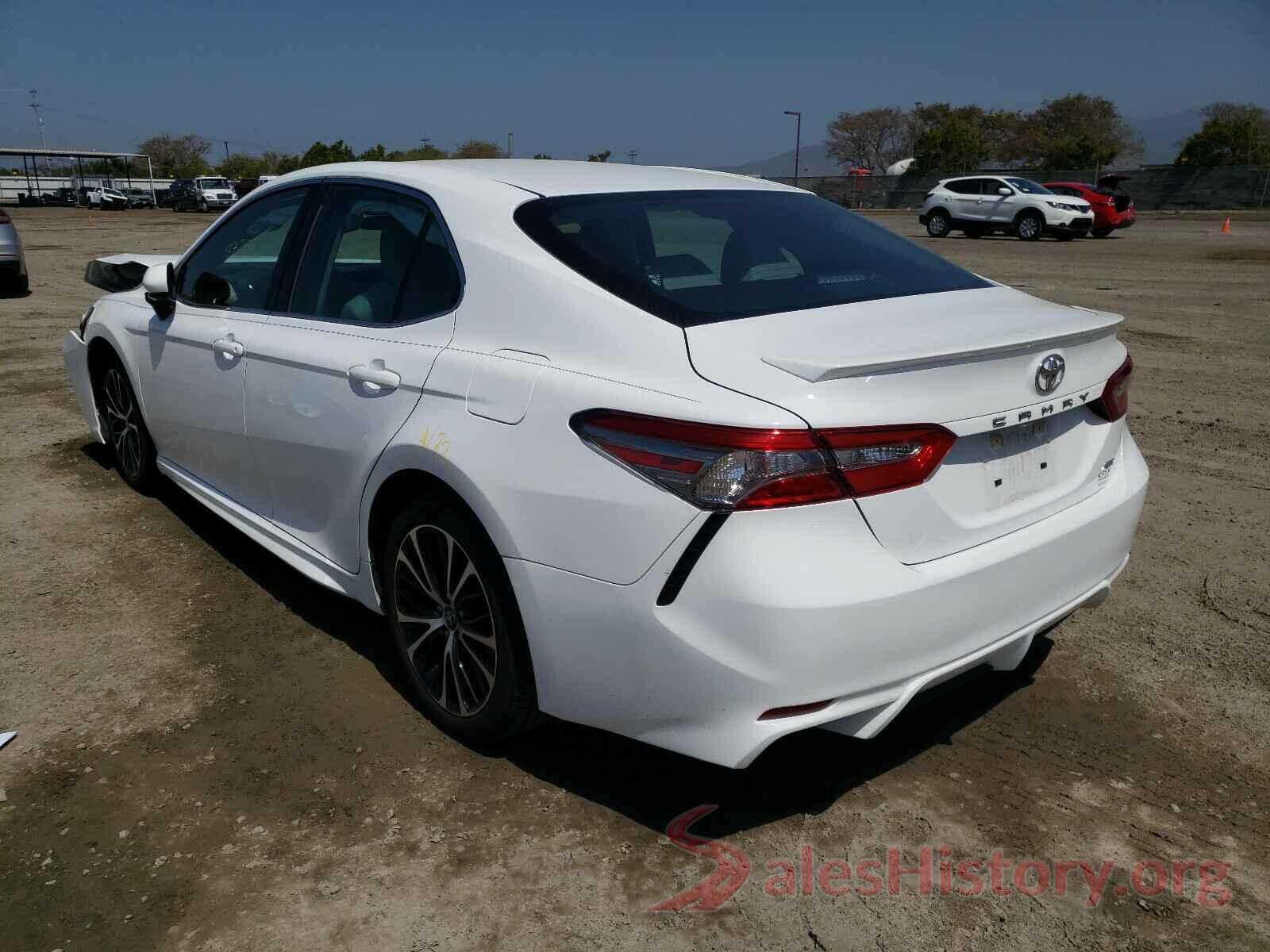 4T1B11HK7JU666098 2018 TOYOTA CAMRY