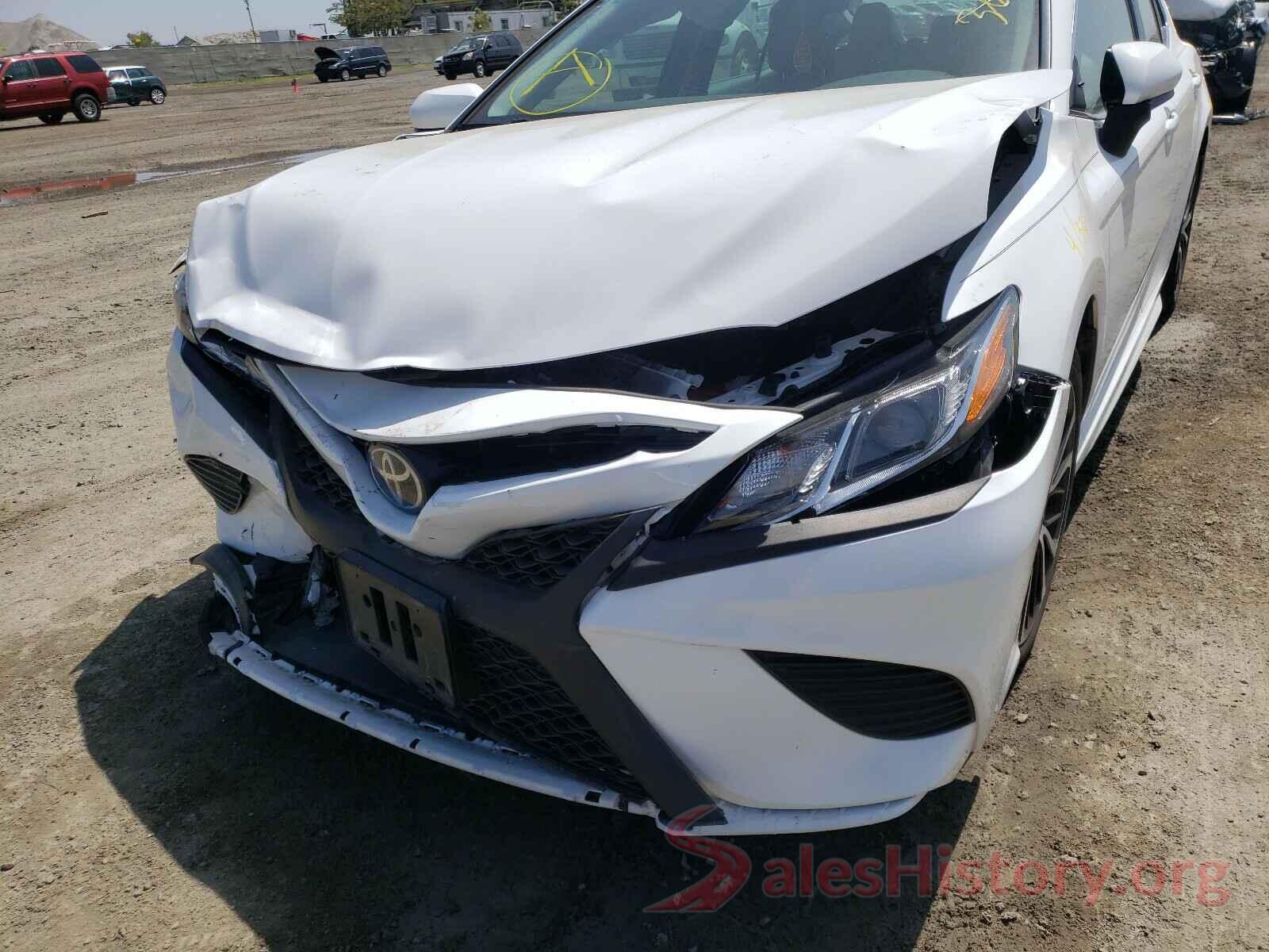 4T1B11HK7JU666098 2018 TOYOTA CAMRY