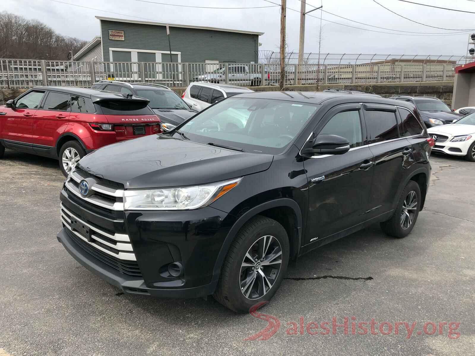 5TDBGRFH8JS041710 2018 TOYOTA HIGHLANDER