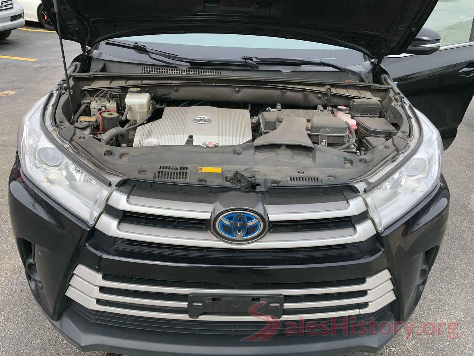 5TDBGRFH8JS041710 2018 TOYOTA HIGHLANDER