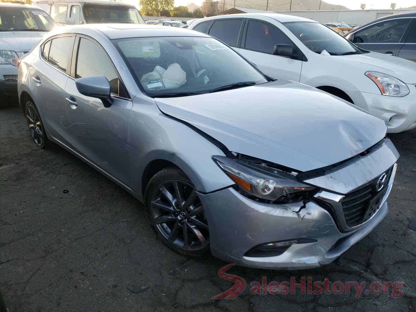 3MZBN1V30JM236811 2018 MAZDA 3