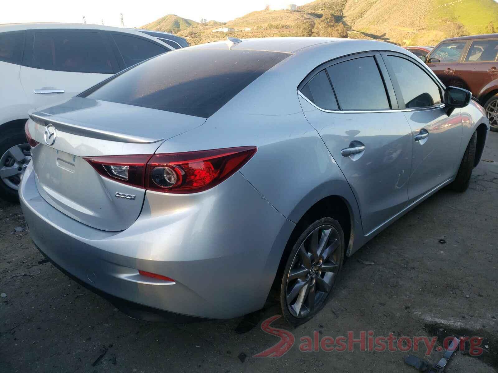 3MZBN1V30JM236811 2018 MAZDA 3