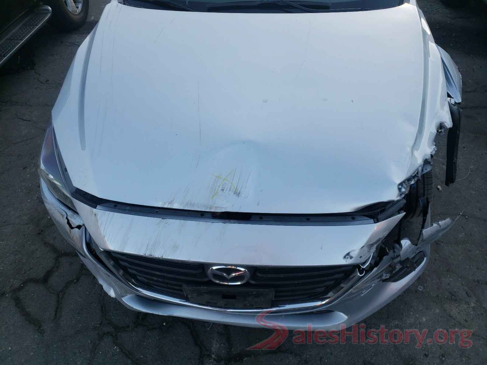 3MZBN1V30JM236811 2018 MAZDA 3