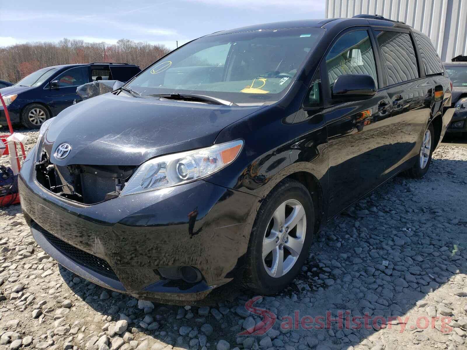 5TDKZ3DC1HS794231 2017 TOYOTA SIENNA