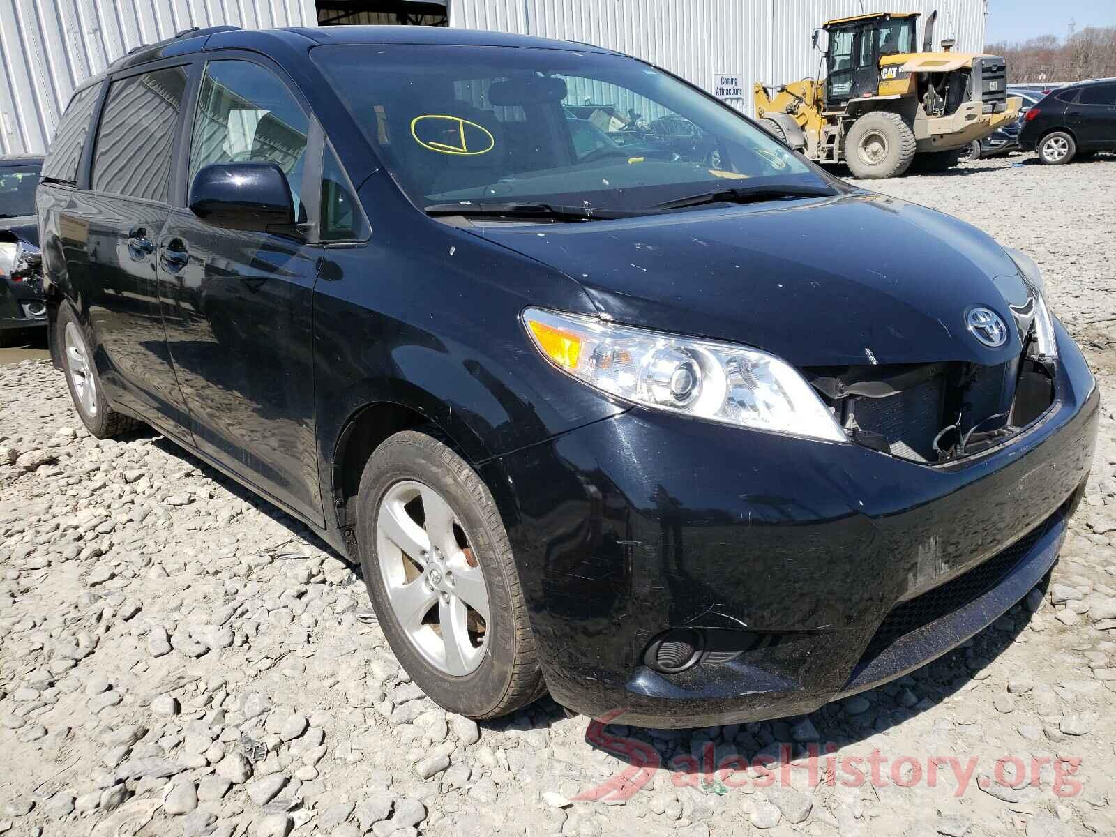 5TDKZ3DC1HS794231 2017 TOYOTA SIENNA