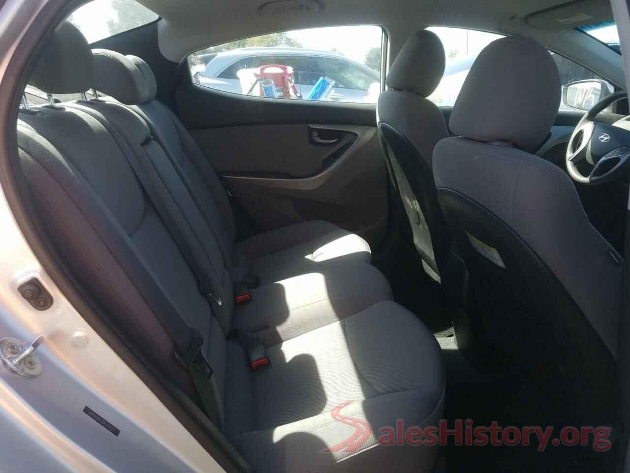 5NPDH4AE7GH732327 2016 HYUNDAI ELANTRA