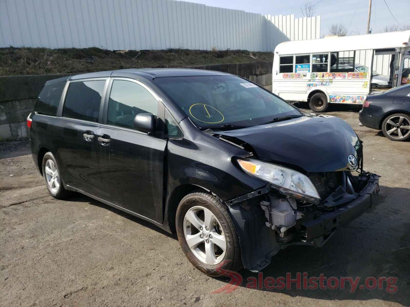 5TDZZ3DC1HS784488 2017 TOYOTA SIENNA