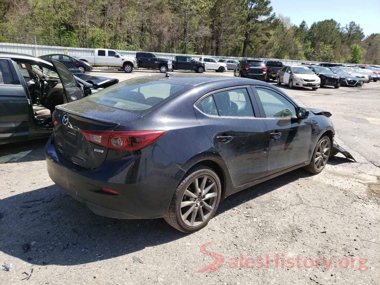 3MZBN1W37JM261140 2018 MAZDA 3