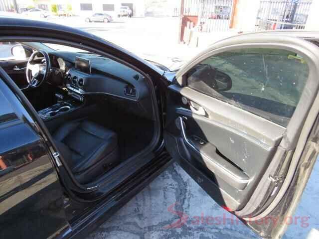 KNAE25LA1J6033652 2018 KIA STINGER