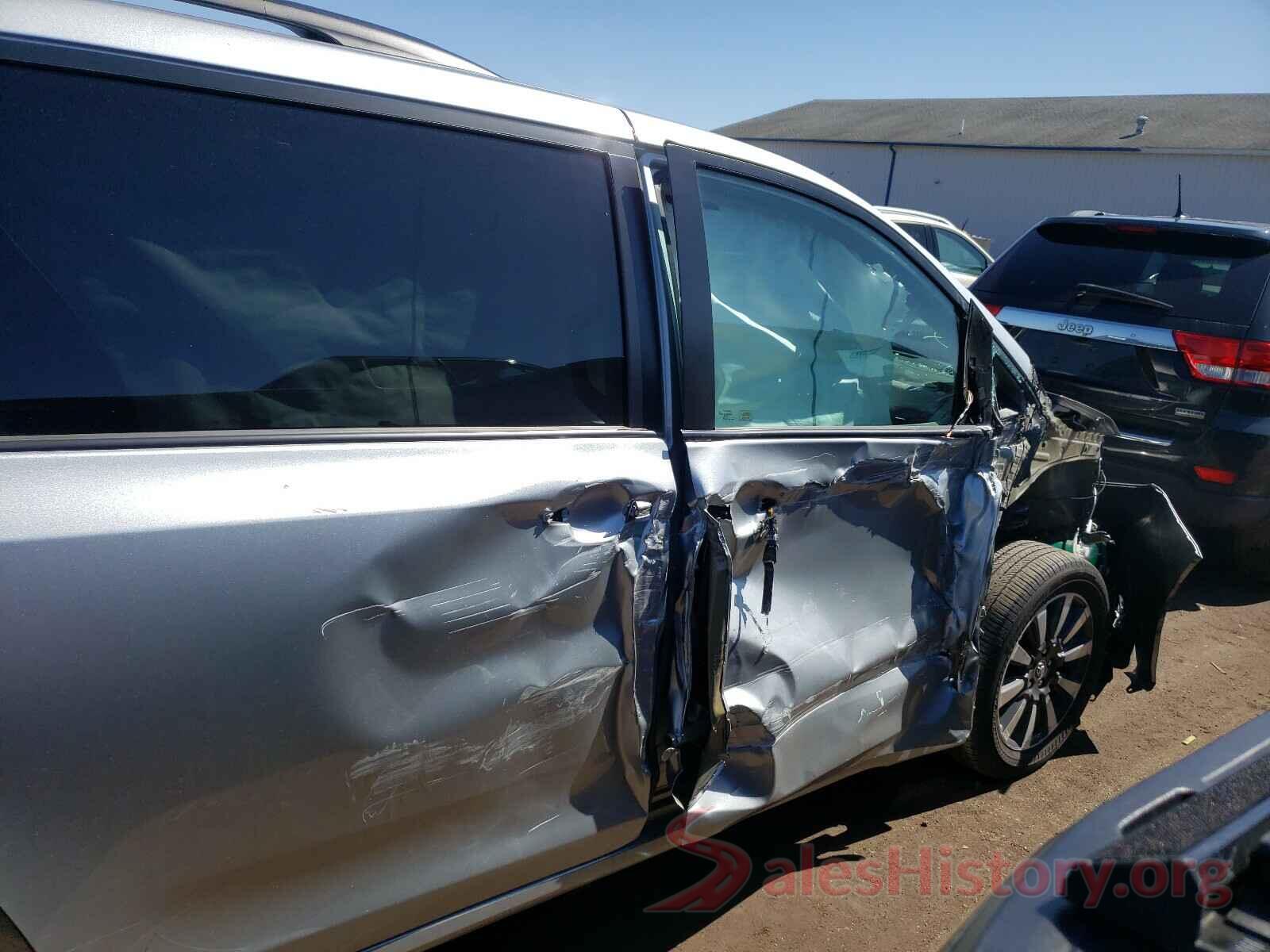 5TDDZ3DC0KS219702 2019 TOYOTA SIENNA