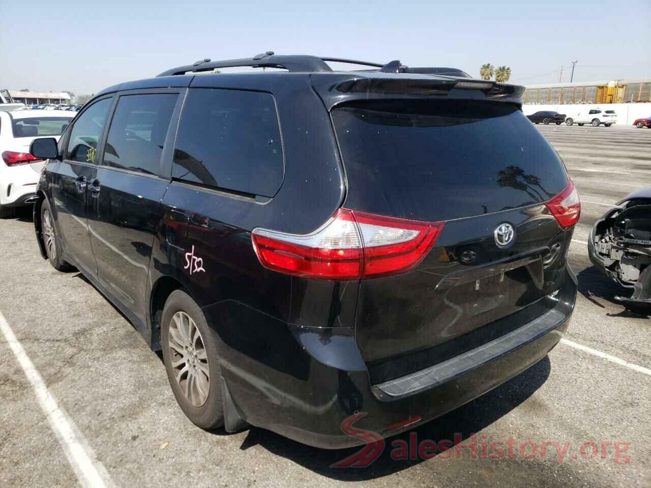 5TDYZ3DC2JS921780 2018 TOYOTA SIENNA