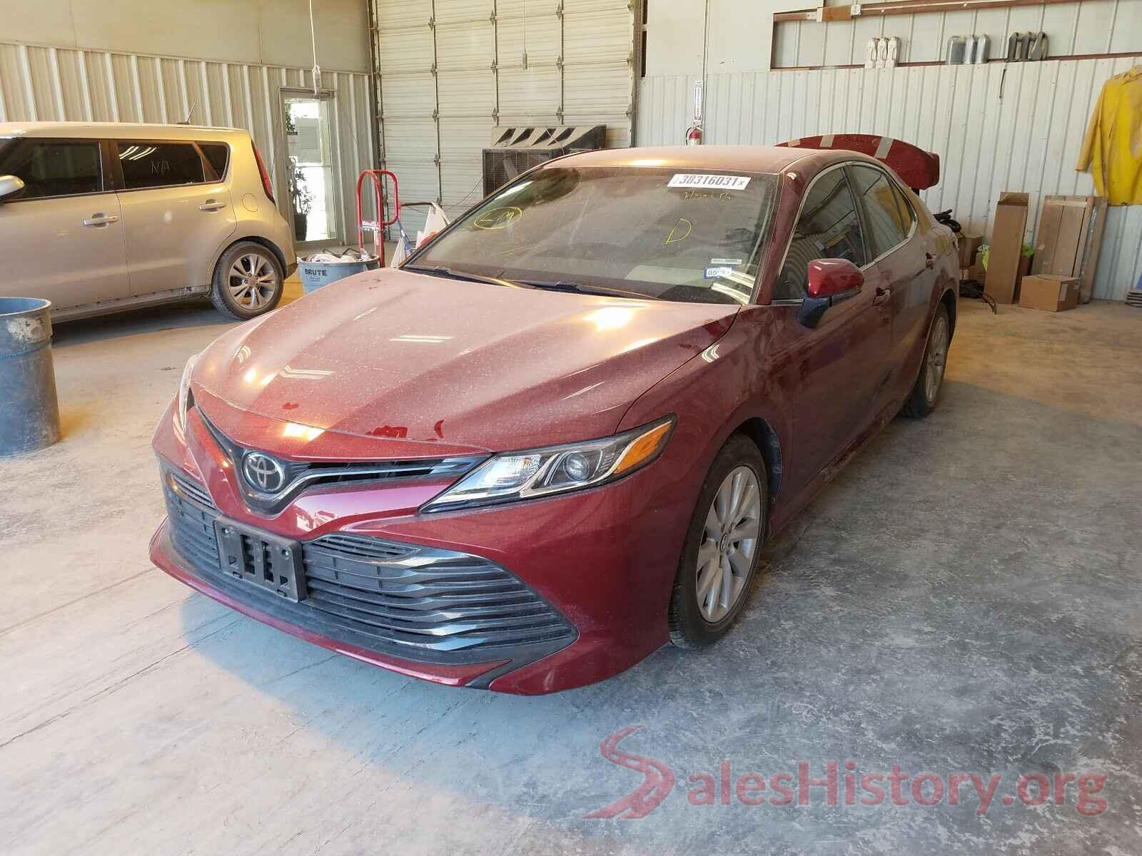 4T1B11HK8JU599267 2018 TOYOTA CAMRY