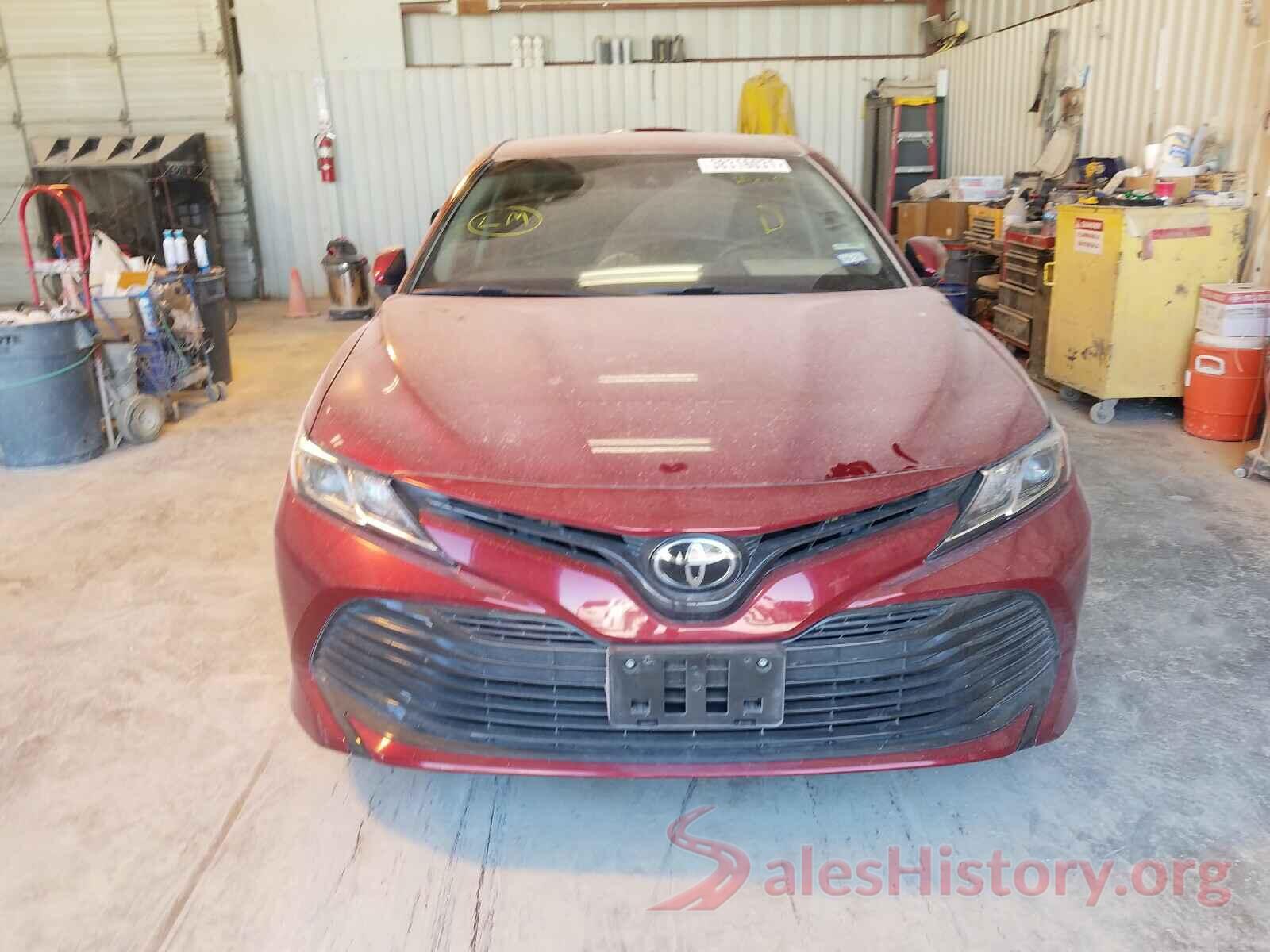 4T1B11HK8JU599267 2018 TOYOTA CAMRY