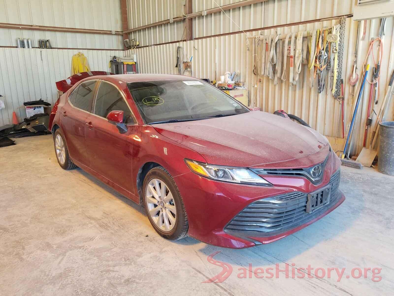 4T1B11HK8JU599267 2018 TOYOTA CAMRY