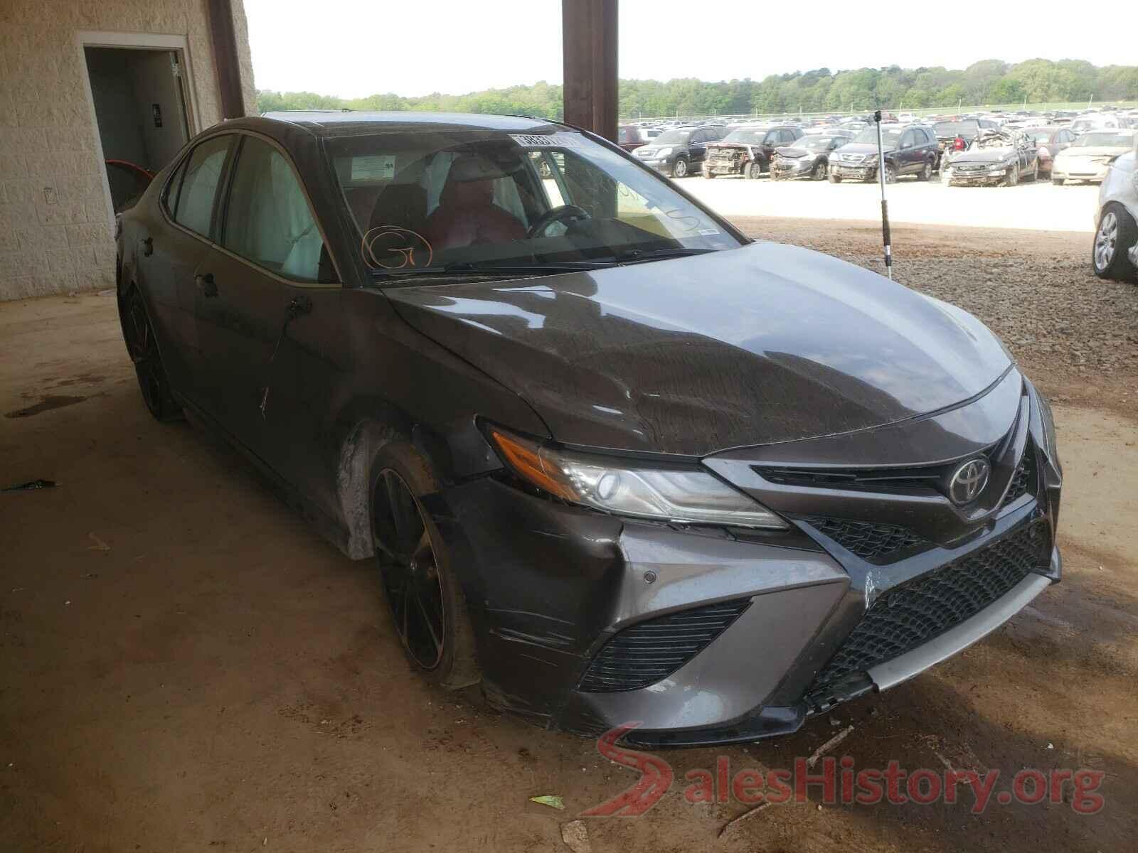 4T1B61HK1JU094754 2018 TOYOTA CAMRY