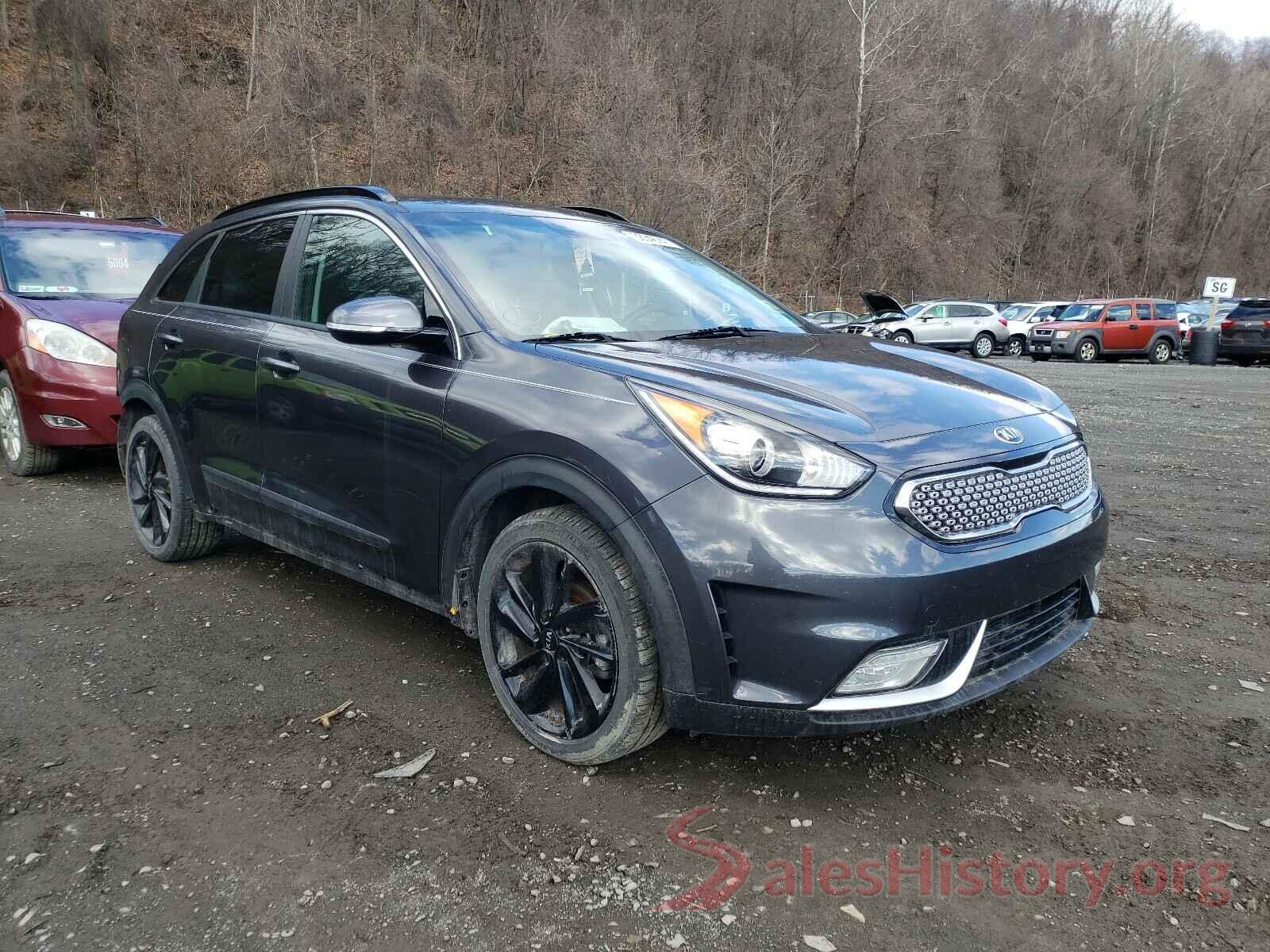 KNDCC3LC3J5135036 2018 KIA NIRO