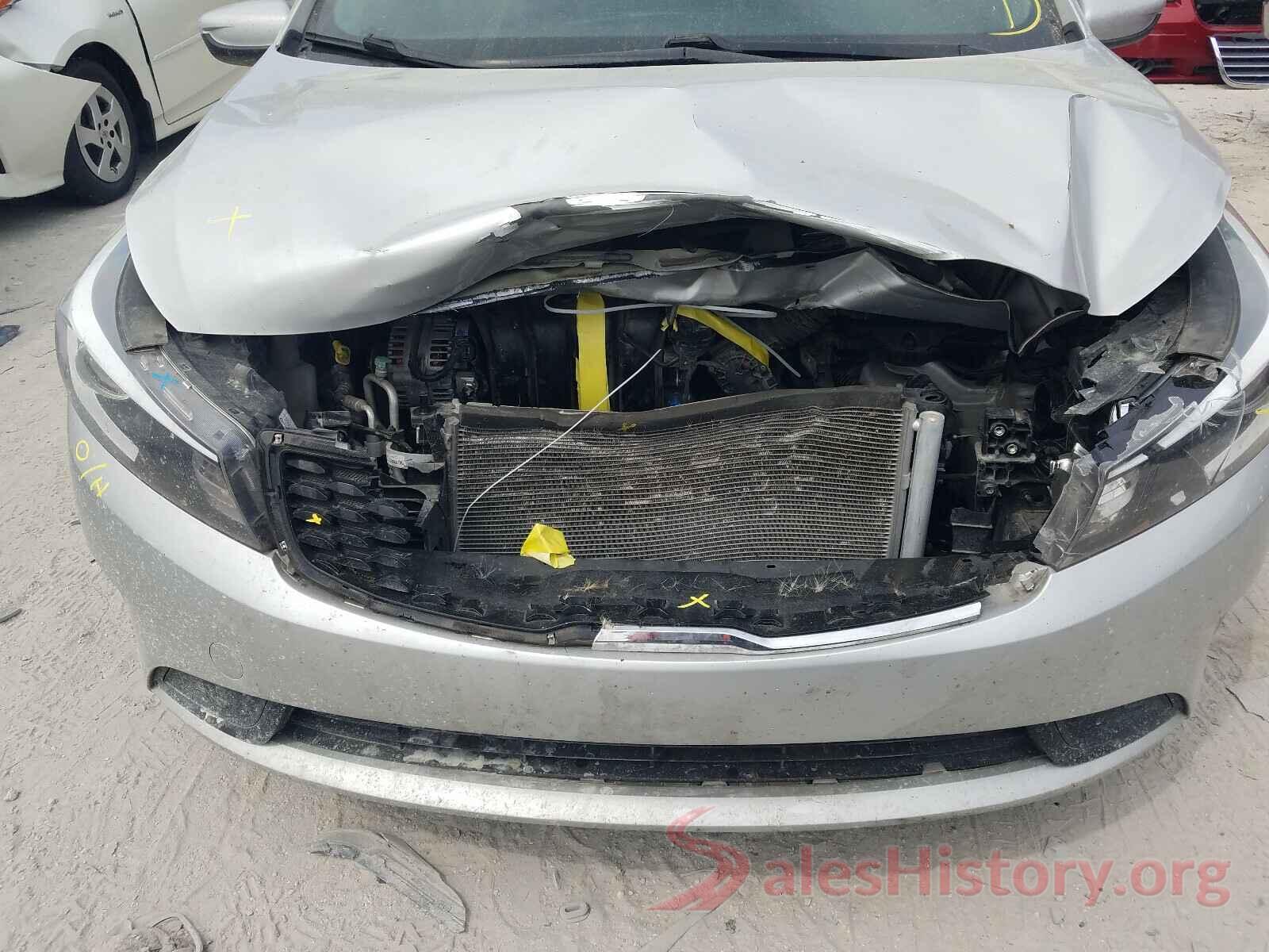 3KPFL4A7XJE284590 2018 KIA FORTE