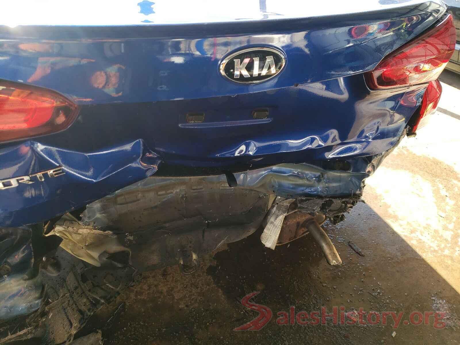 3KPFK4A7XHE149977 2017 KIA FORTE