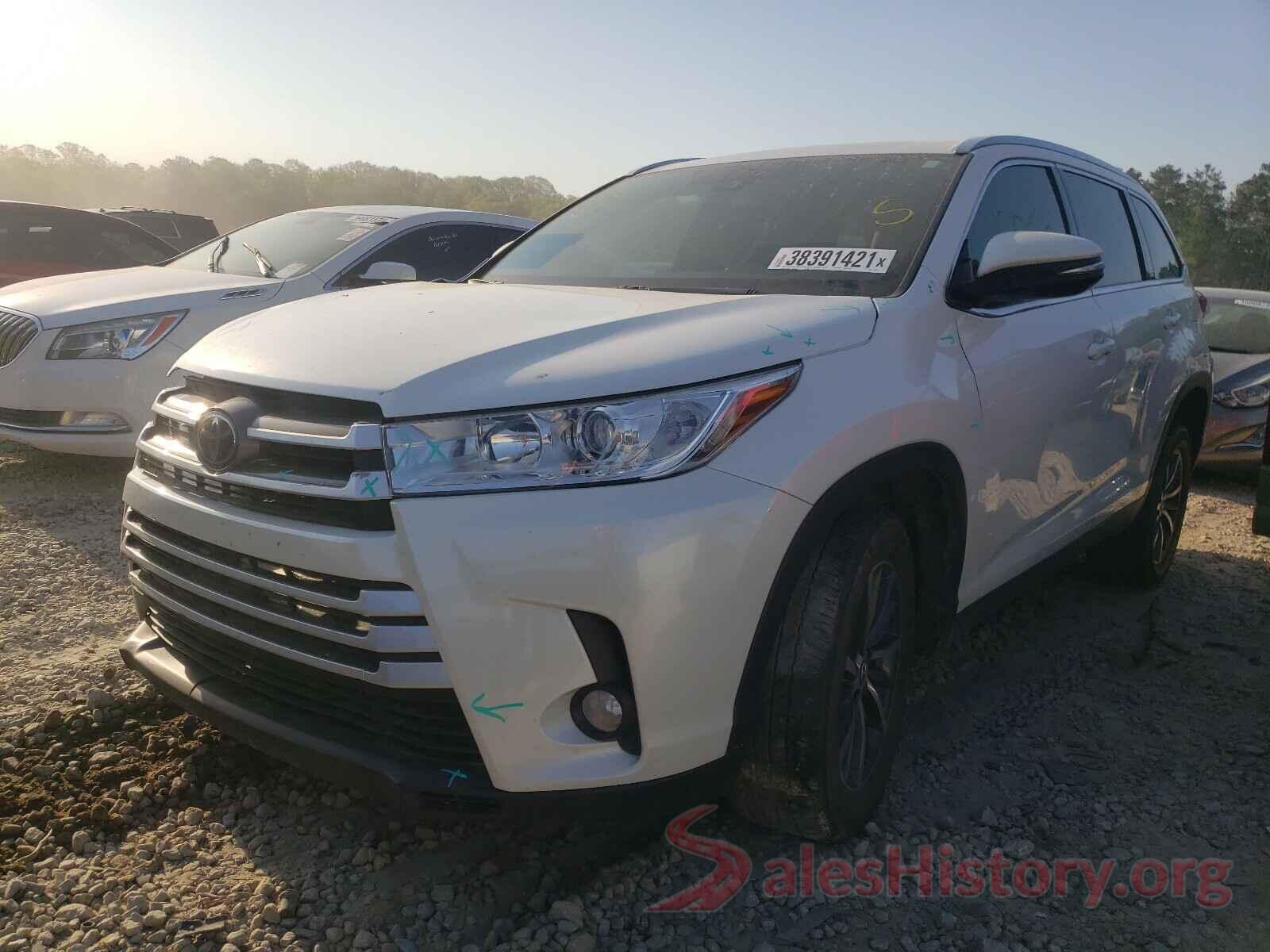 5TDKZRFH0KS300122 2019 TOYOTA HIGHLANDER