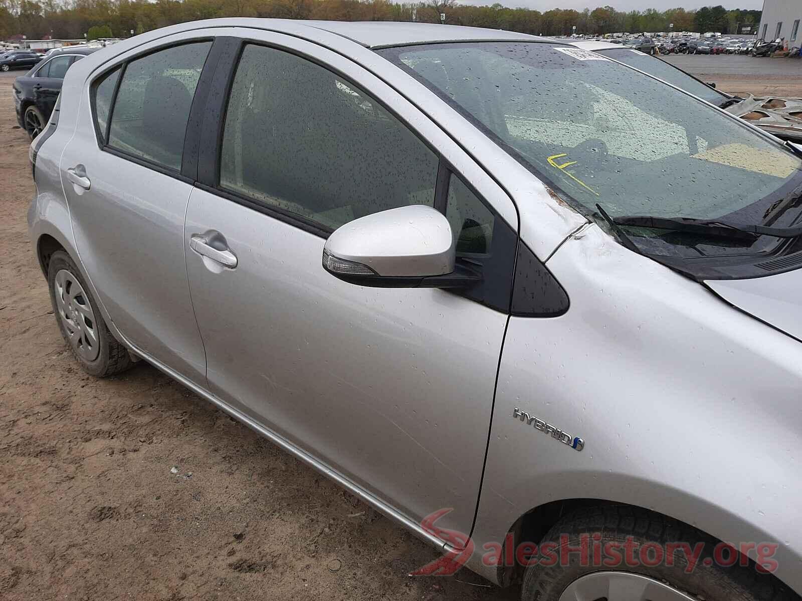 JTDKDTB37G1135230 2016 TOYOTA PRIUS