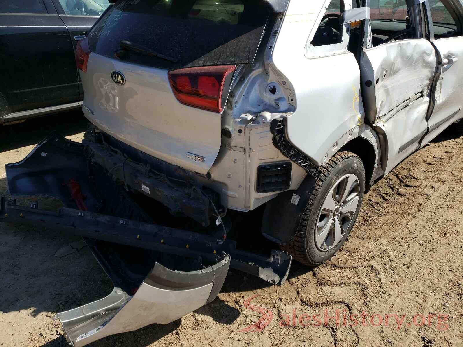 KNDCB3LC6H5049703 2017 KIA NIRO