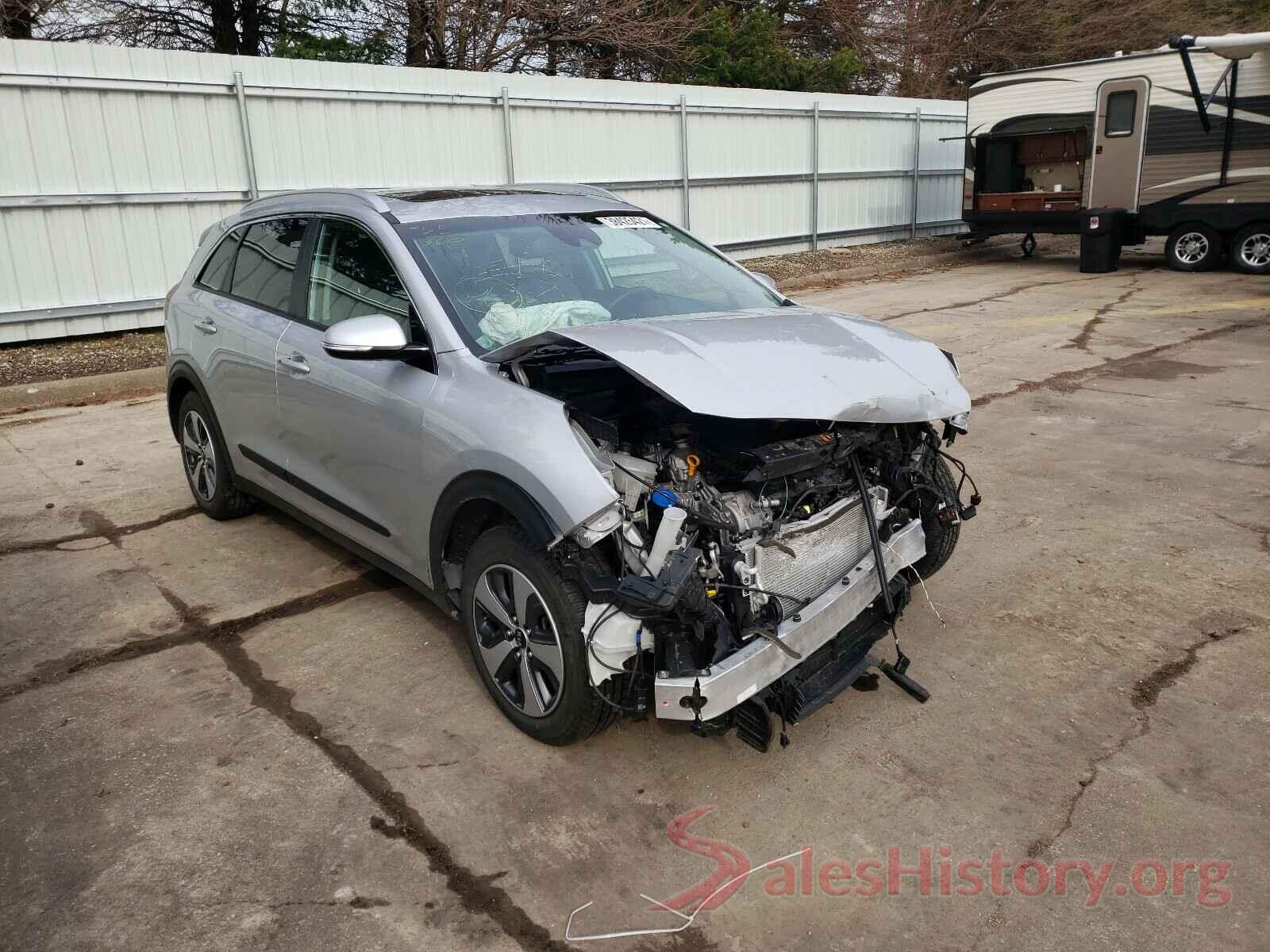 KNDCE3LCXJ5122620 2018 KIA NIRO