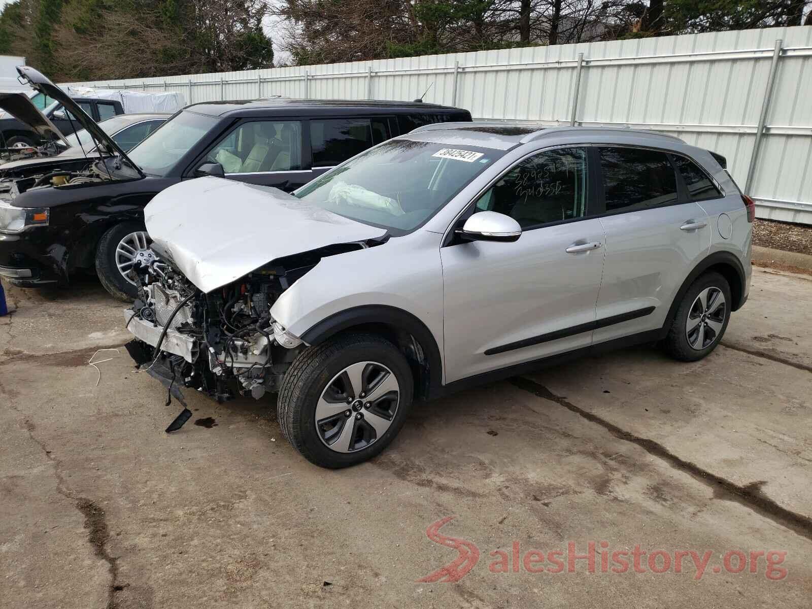 KNDCE3LCXJ5122620 2018 KIA NIRO