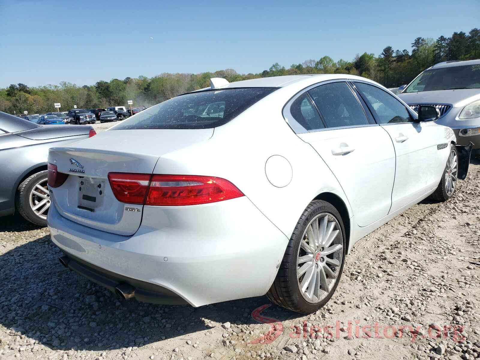 SAJAH4BV9HA946943 2017 JAGUAR XE