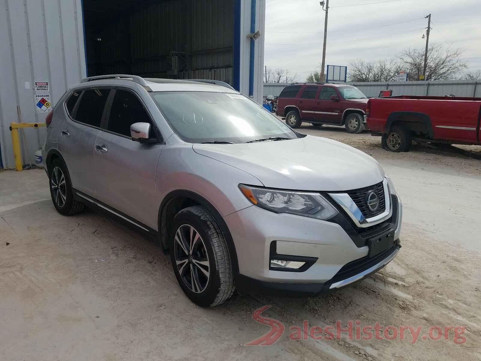 5N1AT2MT4JC839883 2018 NISSAN ROGUE