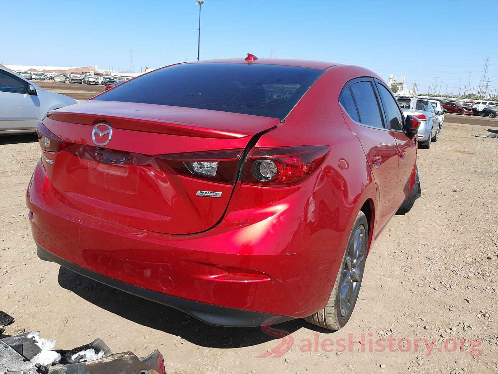 3MZBN1V30JM276841 2018 MAZDA 3