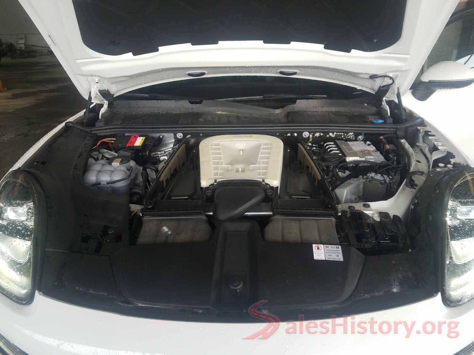 WP1AA2AY0KDA15660 2019 PORSCHE CAYENNE