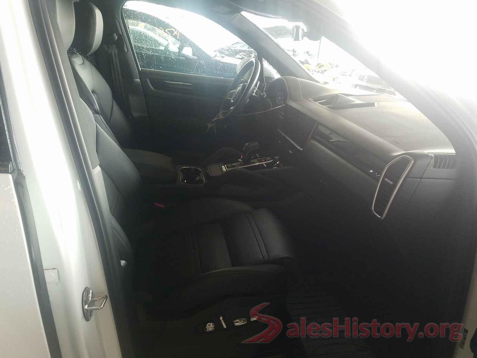 WP1AA2AY0KDA15660 2019 PORSCHE CAYENNE