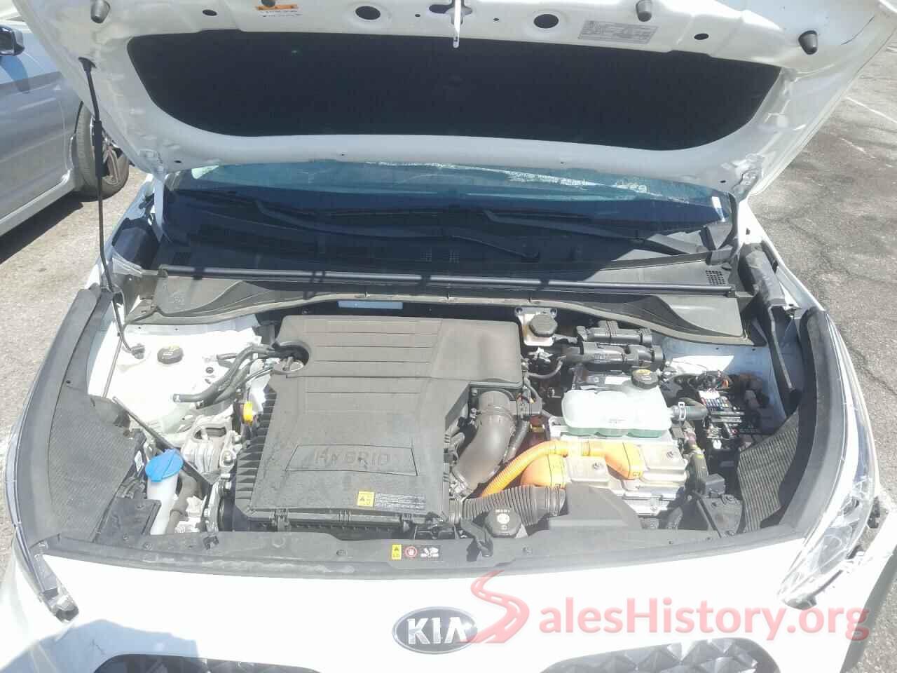 KNDCB3LC2L5372073 2020 KIA NIRO