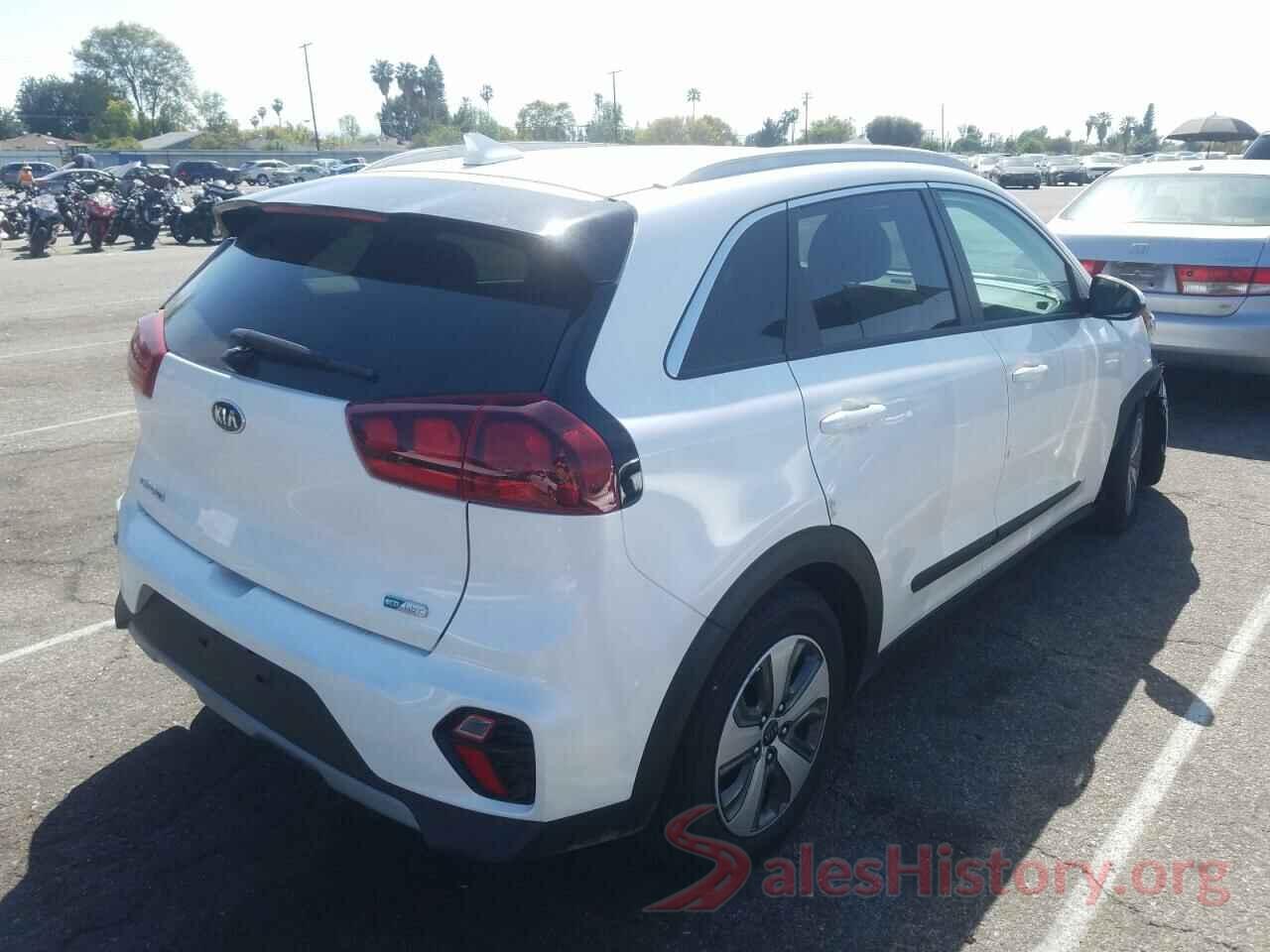 KNDCB3LC2L5372073 2020 KIA NIRO