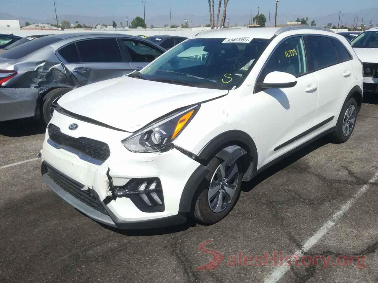 KNDCB3LC2L5372073 2020 KIA NIRO