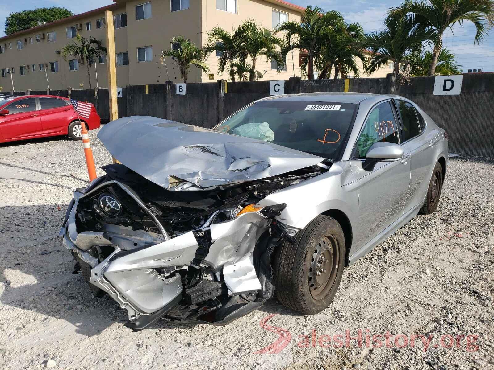 4T1B11HK8JU581898 2018 TOYOTA CAMRY