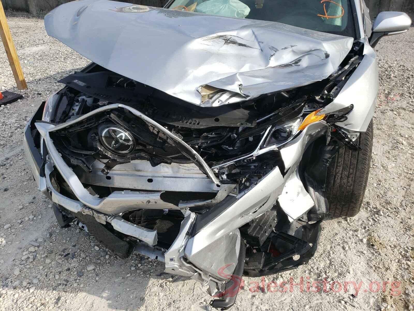 4T1B11HK8JU581898 2018 TOYOTA CAMRY