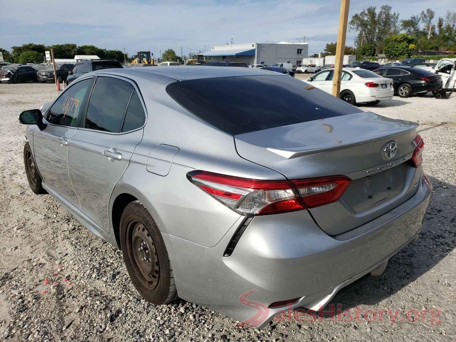 4T1B11HK8JU581898 2018 TOYOTA CAMRY