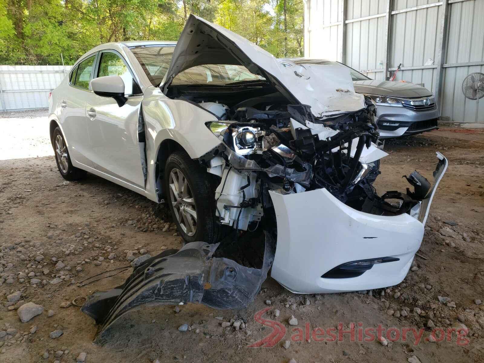 3MZBN1U75JM267654 2018 MAZDA 3