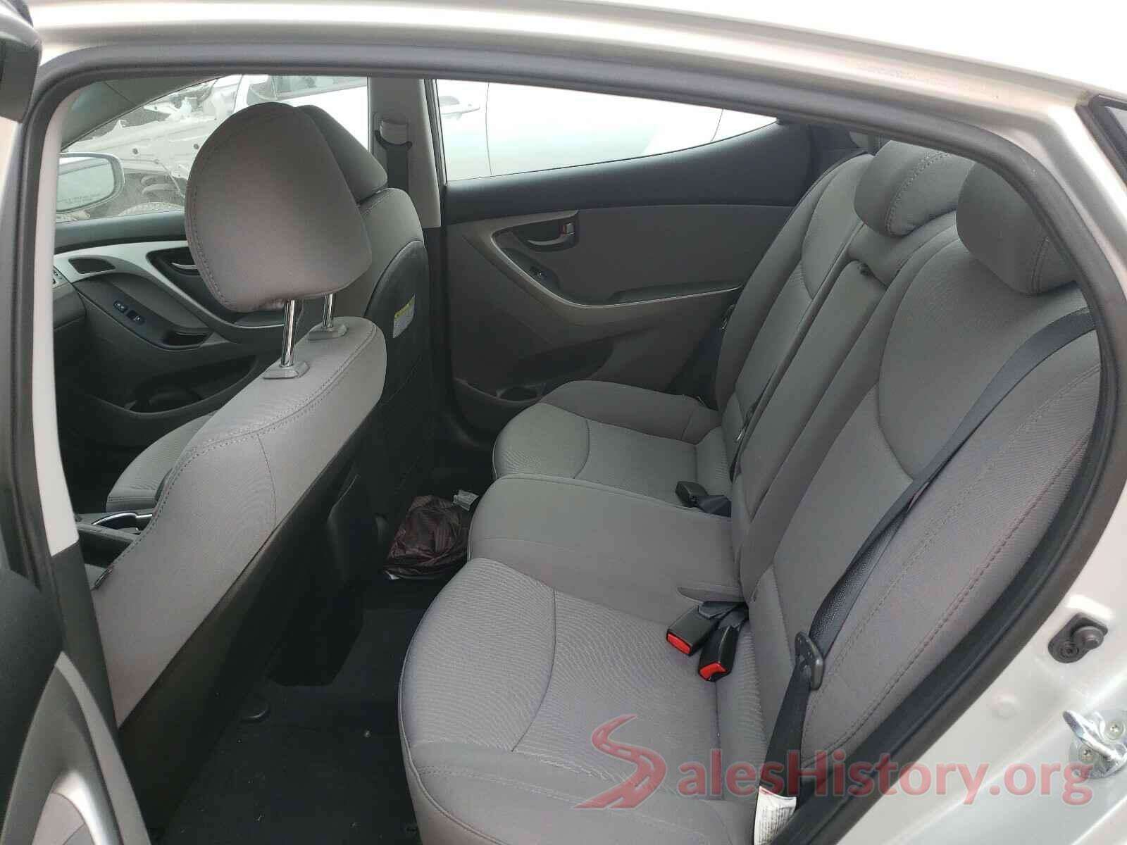 5NPDH4AE8GH725130 2016 HYUNDAI ELANTRA