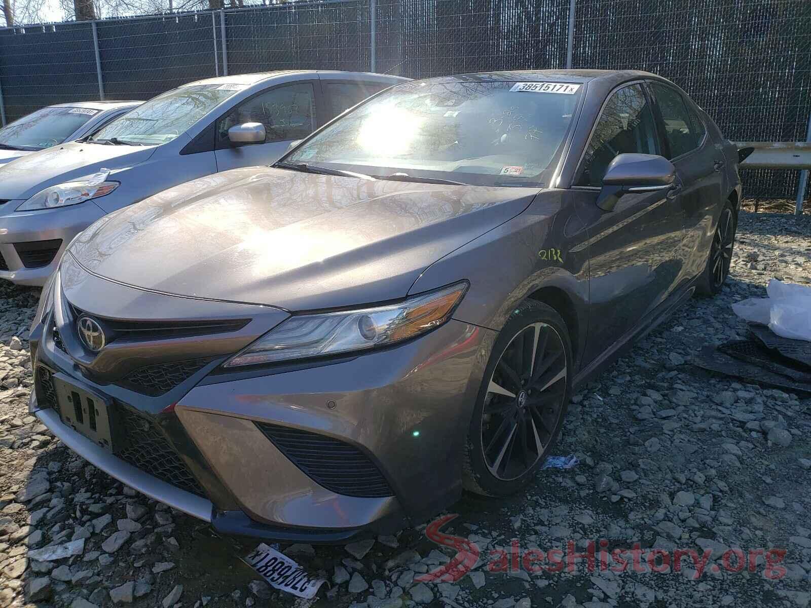 4T1B61HK3JU023300 2018 TOYOTA CAMRY