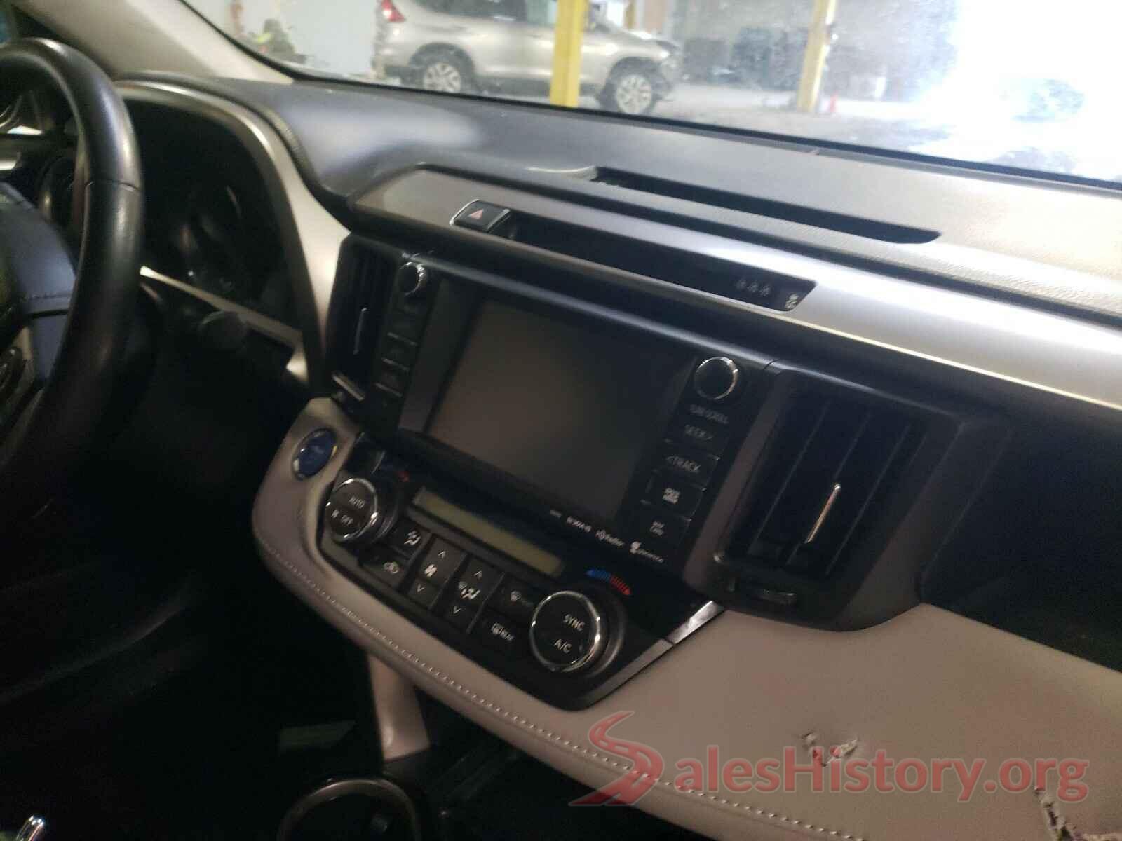 JTMDJREV9HD067188 2017 TOYOTA RAV4