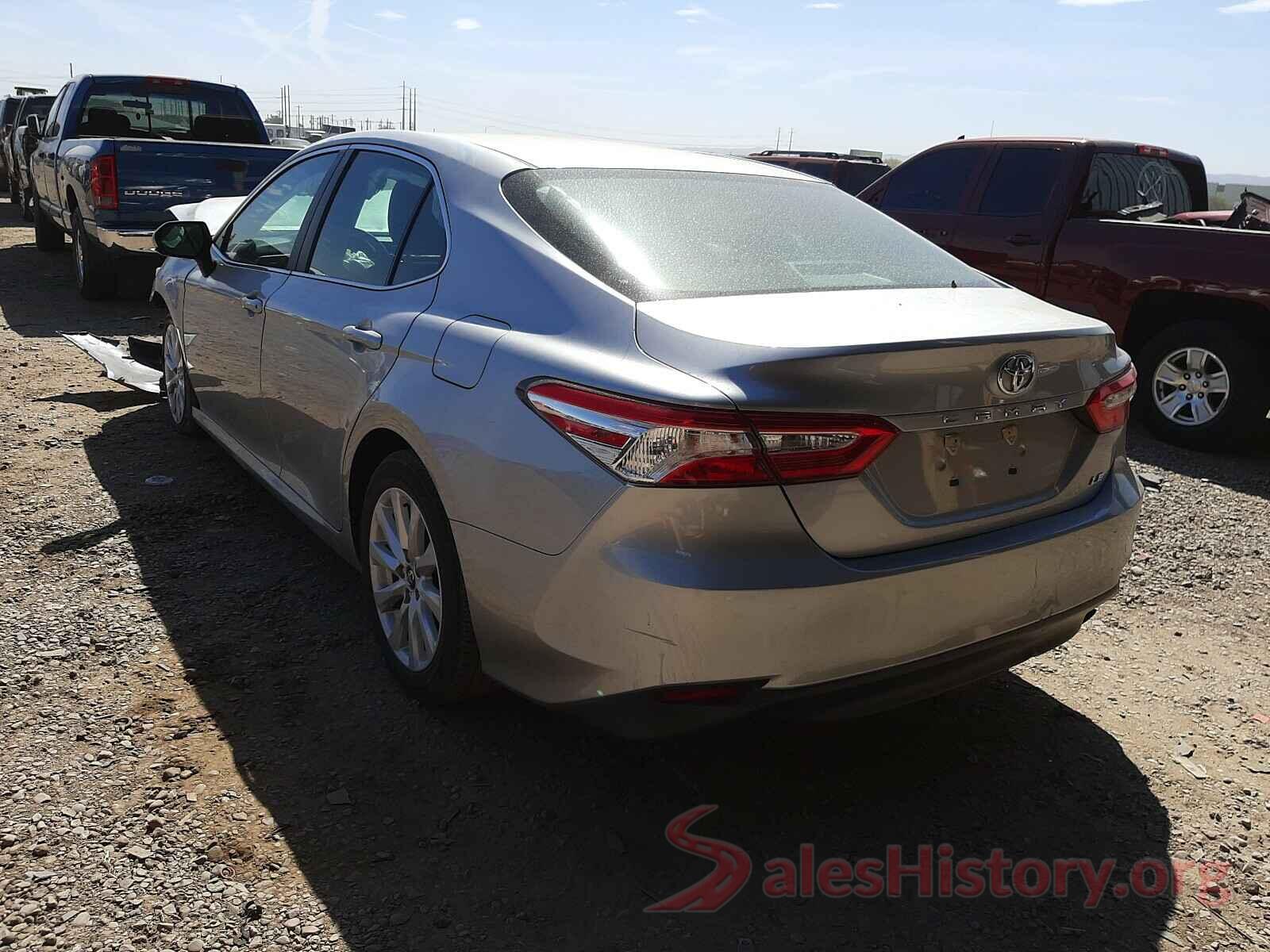 4T1B11HK8JU579195 2018 TOYOTA CAMRY