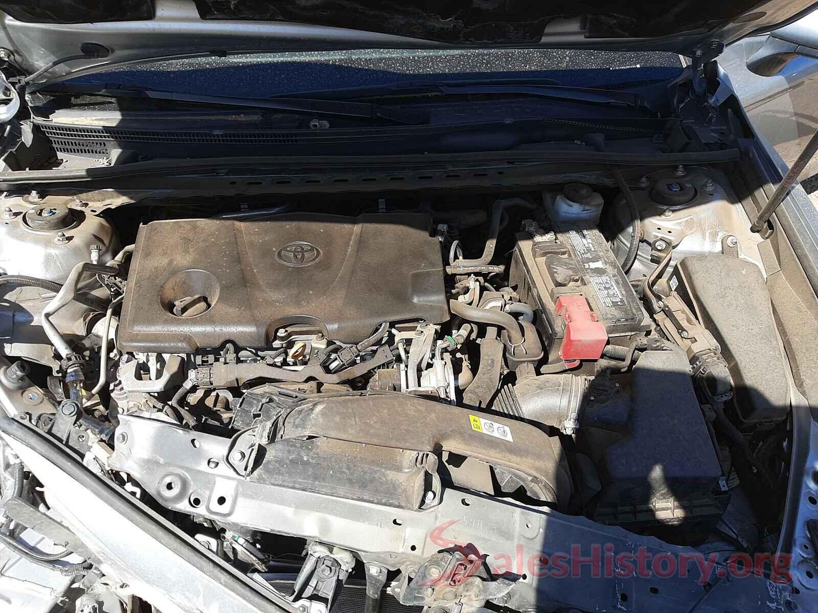 4T1B11HK8JU579195 2018 TOYOTA CAMRY