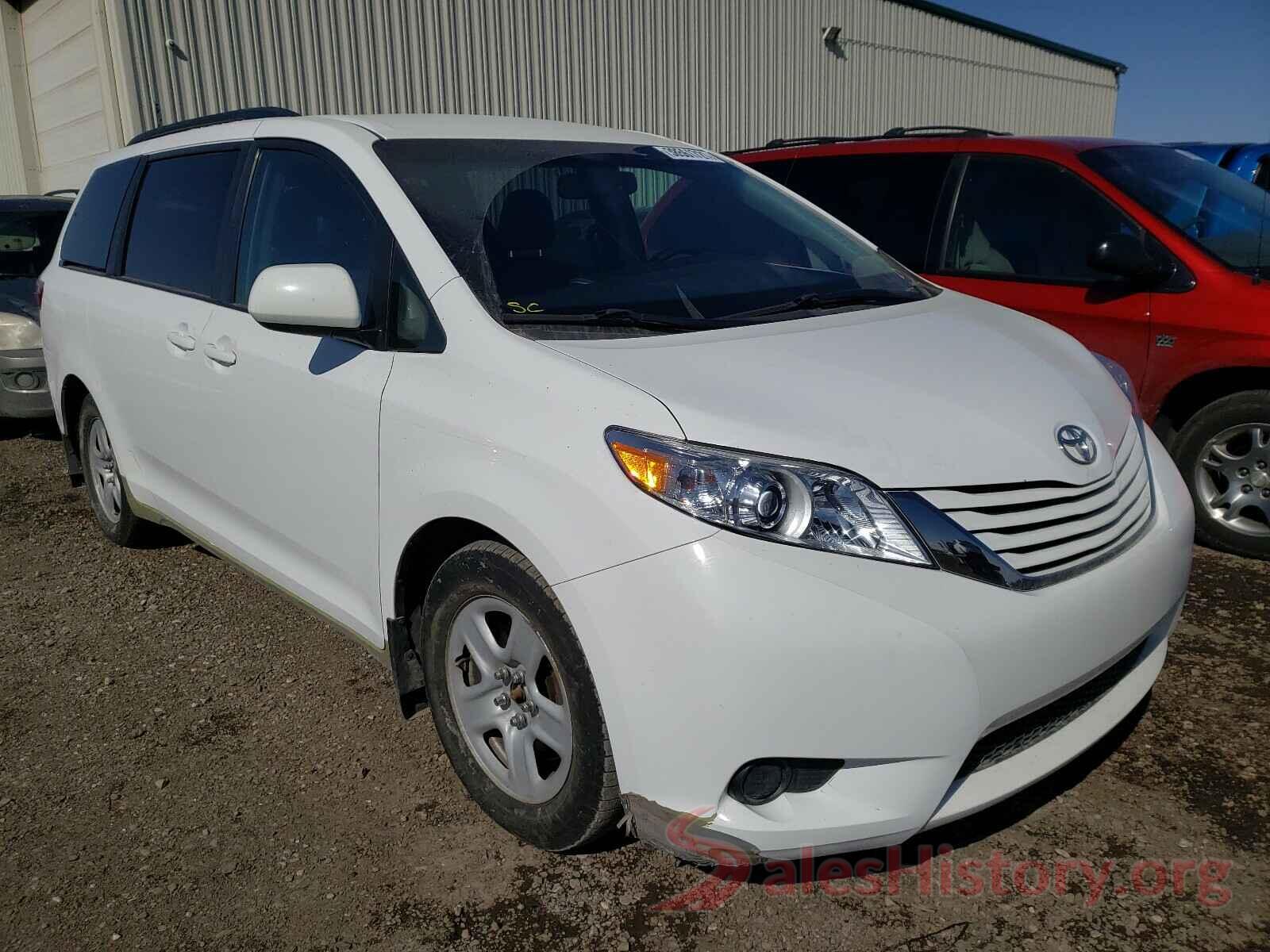 5TDKZ3DC7HS818144 2017 TOYOTA SIENNA